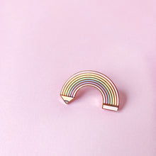 Afbeelding in Gallery-weergave laden, Enamel pin pencil rainbow
